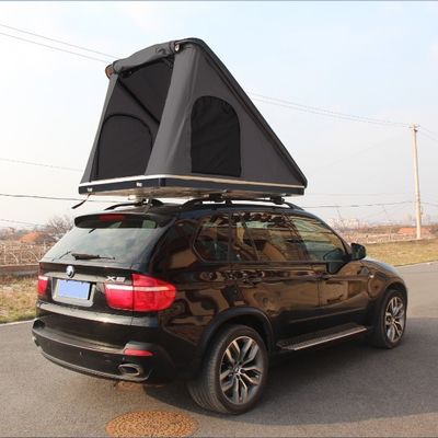 Tenda a tetto con allegato con una camera da letto per il tuo perfetto compagno di viaggio all'aria aperta